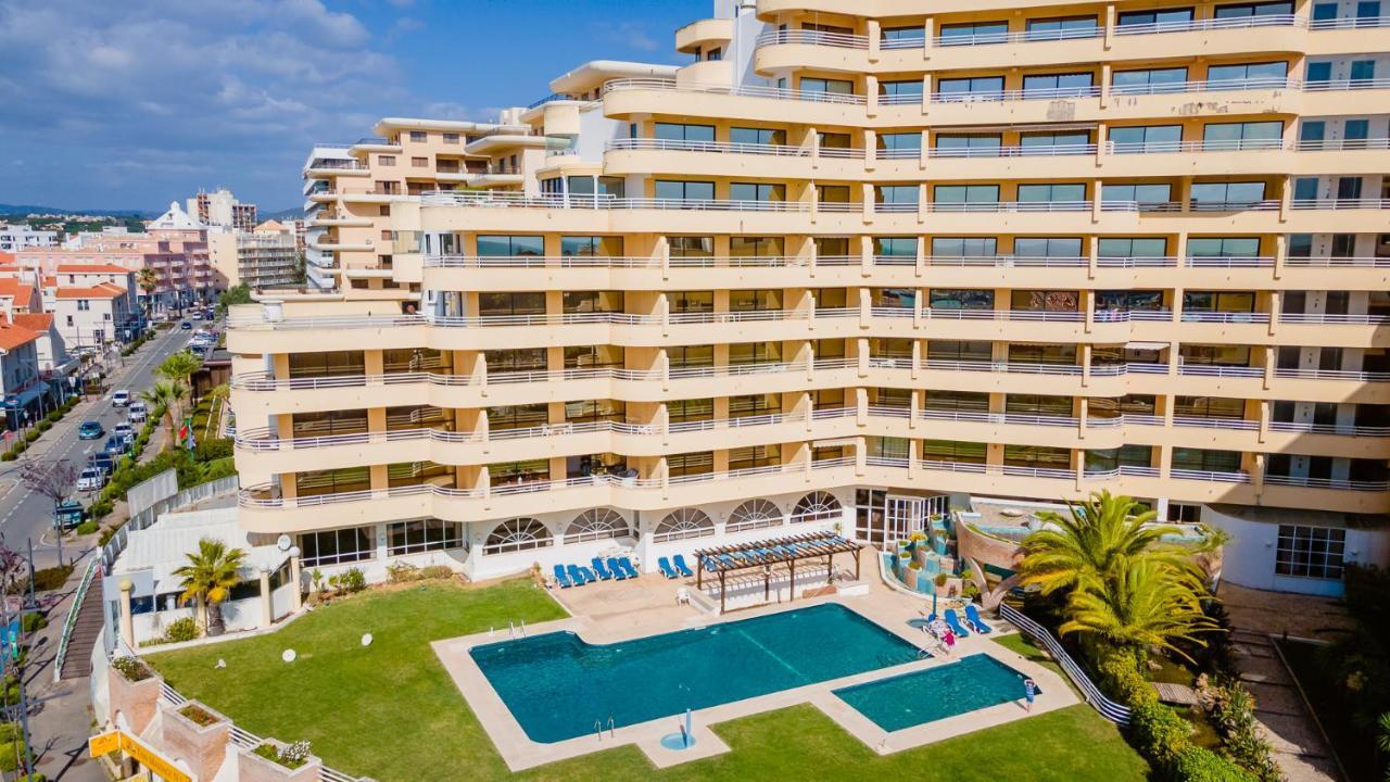 Marina 2Bdr Apartment With Balcony & Pool - 5Min From Beach By Lovelystay كوارتيرا المظهر الخارجي الصورة